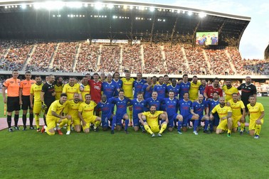 Meciul de fotbal dintre Team România și World Stars, meciul de retragere a lui Adrian Mutu, desfășurat pe Cluj Arena din Cluj-Napoca, duminica 12 iunie 2022. Foto: Hepta
