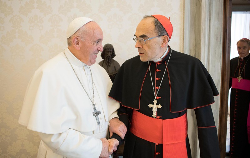Papa Francisc a refuzat să accepte demisia cardinalului Barbarin, condamnat pentru nedenunţarea de abuzuri sexuale