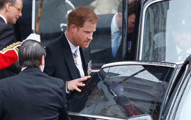Prinţul Harry s-a întors în California, la doar câteva ore după ceremonia de încoronare a regelui Charles al III-lea