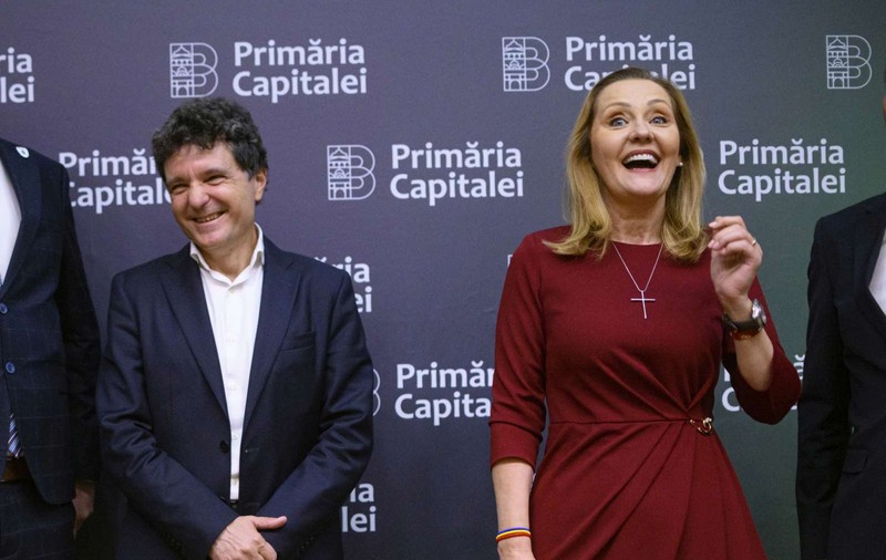 USR a decis prin vot: o abandonează pe Elena Lasconi și îl susține pe Nicușor Dan la prezidențiale. Cum a reacționat Lasconi