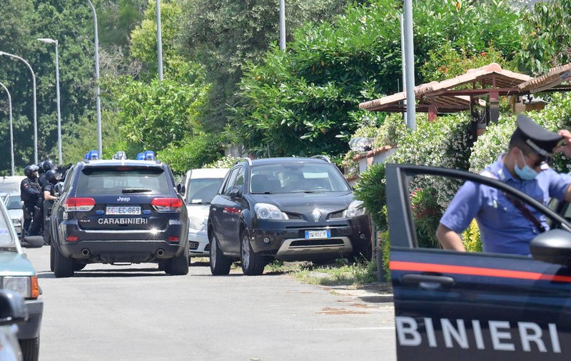 Un român a fost arestat în Italia, după ce și-a dus computerul la reparat. Ce au descoperit oamenii legii