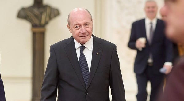 Traian Băsescu spune că Siegfried Mureșan ar putea negocia cu AUR și nu este spion al BND. Foto: Profimedia