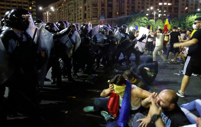 Politicienii din Republica Moldova reacționează după violențele din Piața Victoriei