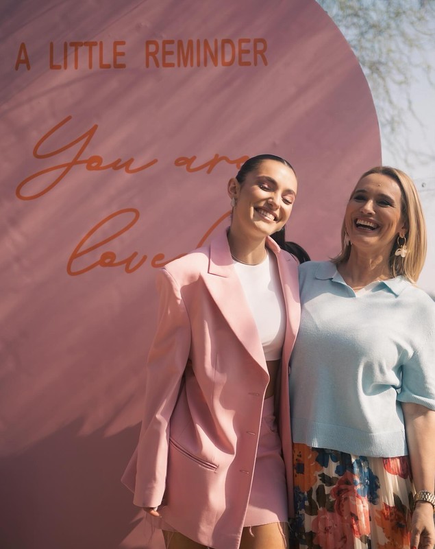 Motivul pentru care Andreea Esca este din ce în ce mai des prezentă pe rețelele sociale. „M-au plătit foarte mult” | VIDEO EXCLUSIV