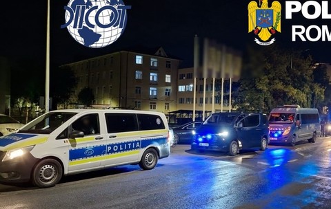Procurori DIICOT și polițiști din cadrul Direcției de Combatere a Criminalității Organizate au efectuat 12 descinderi în București și în județele Dâmbovița, Bacău și Ilfov. Sursă foto: DIICOT
