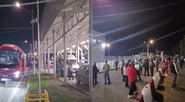 Vama Siret a fost evacuată și închisă vineri seara