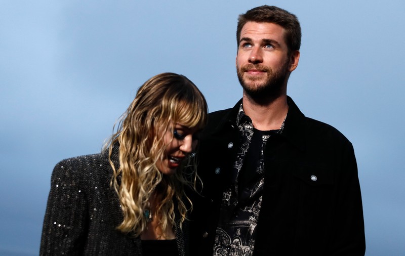 Liam Hemsworth și-a găsit o pereche nouă, deși abia s-a despărțit de Miley Cyrus. A fost surprins ținându-se de mână cu o actriță