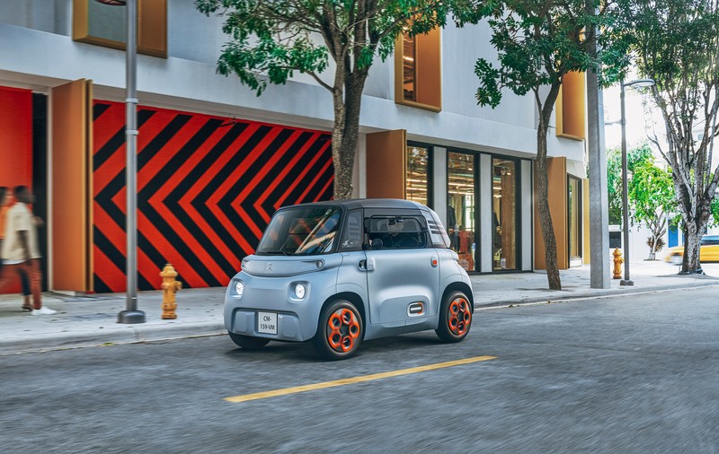 VIDEO/FOTO | Francezii au lansat cel mai ieftin automobil electric din Europa. Costă 6.000 de euro, are o autonomie de 70 km și poate fi condus fără permis