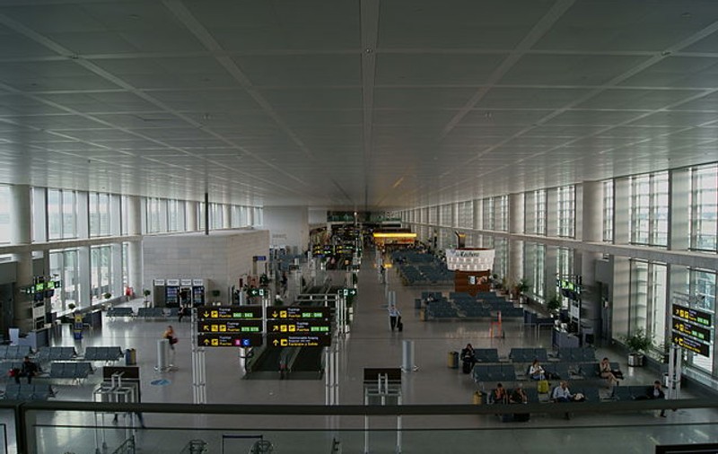 130 de români blocați în Spania, în aeroportul din Malaga, de trei zile