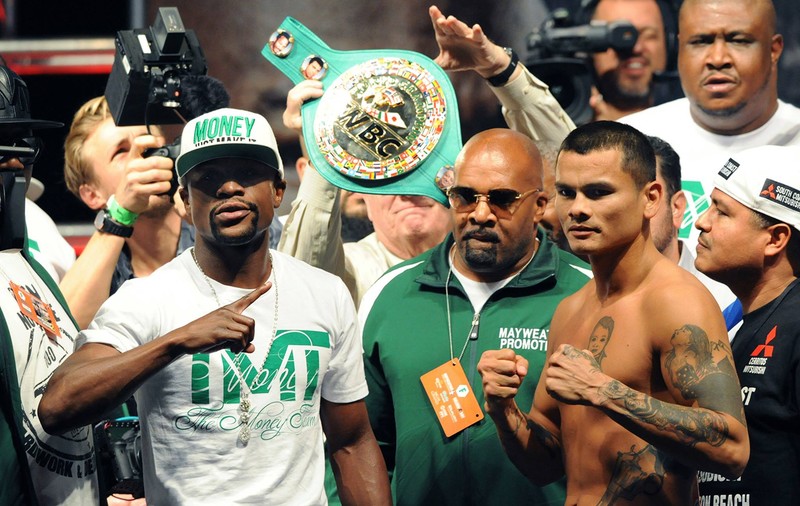 VIDEO INCREDIBIL / Marcos Maidana l-a muşcat pe Floyd Mayweather!
