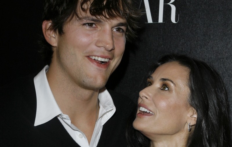 Demi Moore nu se supără când Ashton se sărută cu alte femei 