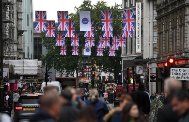 Străzile din Londra, dar și din alte orașe britanice, au fost decorate pentru Jubileul de Platină al reginei Elisabeta a II-a