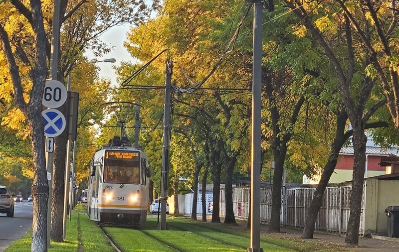5 linii de tramvai și autobuz din București vor fi deviate sâmbătă