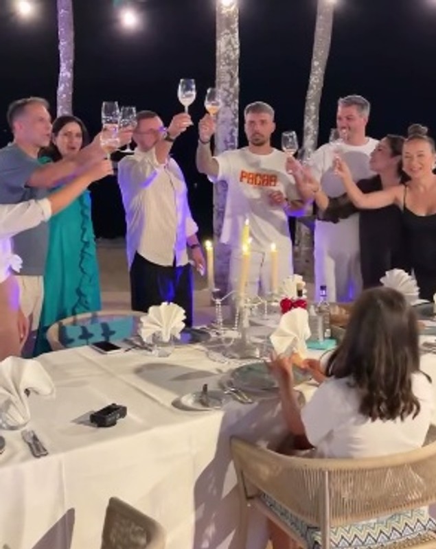 Imagini rare cu soția lui Dan Negru. Cum au apărut cei doi în vacanța din Mauritius: „Știu ce e luxul”