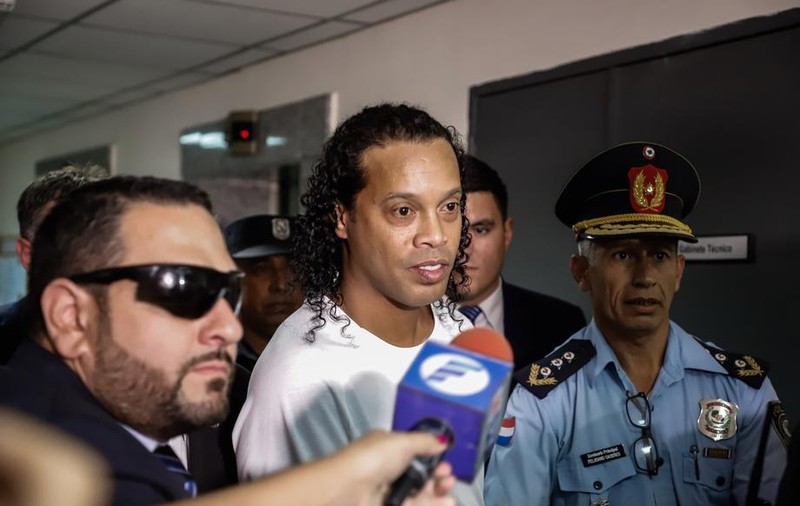 Fostul mare fotbalist Ronaldinho rămâne în arest la domiciliu, în Paraguay