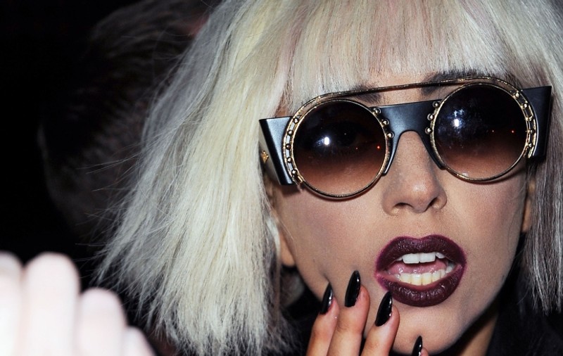 Lady Gaga susţine că e bântuită de fantome