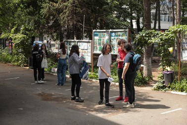 Copii discutând după examenul de Evaluare Națională 2022 Foto: Vlad Chirea / Libertatea