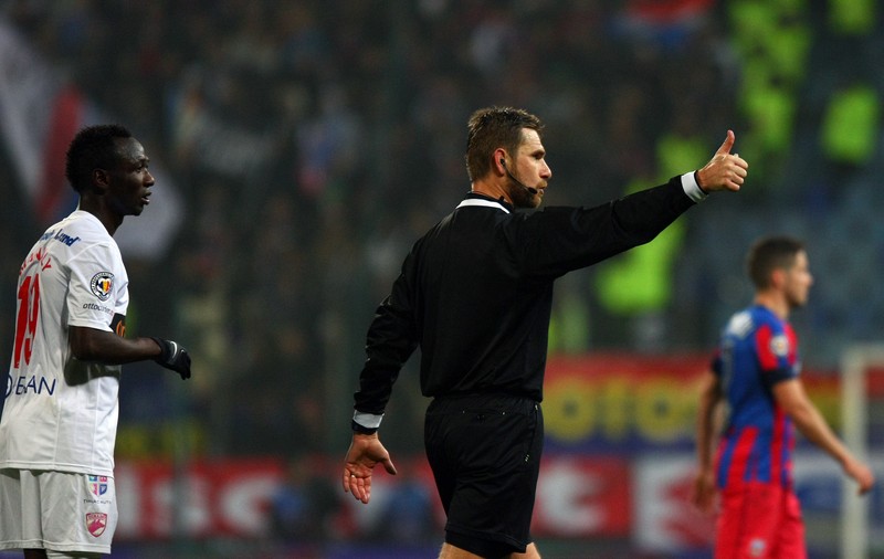 Arbitrii români la mare căutare în Europa. Tudor şi Haţegan vor conduce partide din Liga Europa