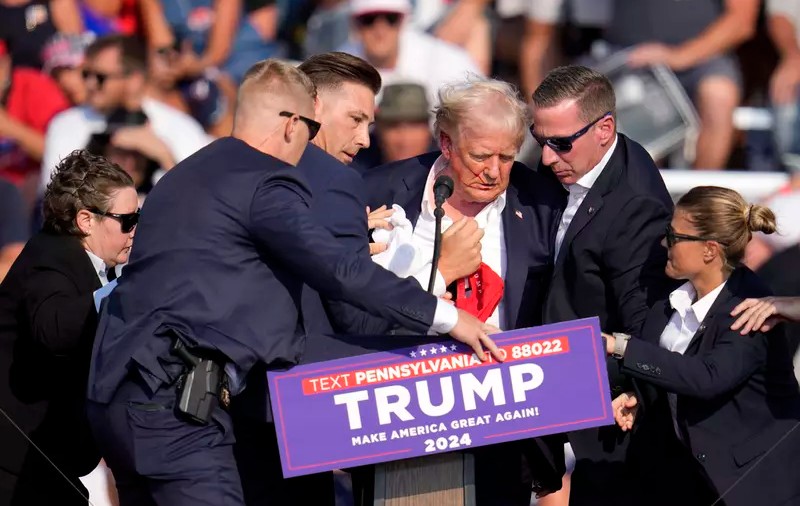 Noi filmări interne ale poliției arată haosul din ziua tentativei de asasinare a lui Donald Trump: „Le-am spus că trebuie să posteze agenți pe acea clădire”. VIDEO