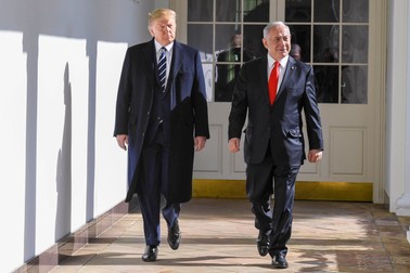 FILED - 27 January 2020, US, Washington: Then US President Donald Trump (L) receives Israeli Prime Minister Benjamin Netanyahu ahead of their meeting at the White House. Photo: Kobi Gideon/Government Press Office/dpa - ATTENTION: editorial use only and only if the credit mentioned above is referenced in full