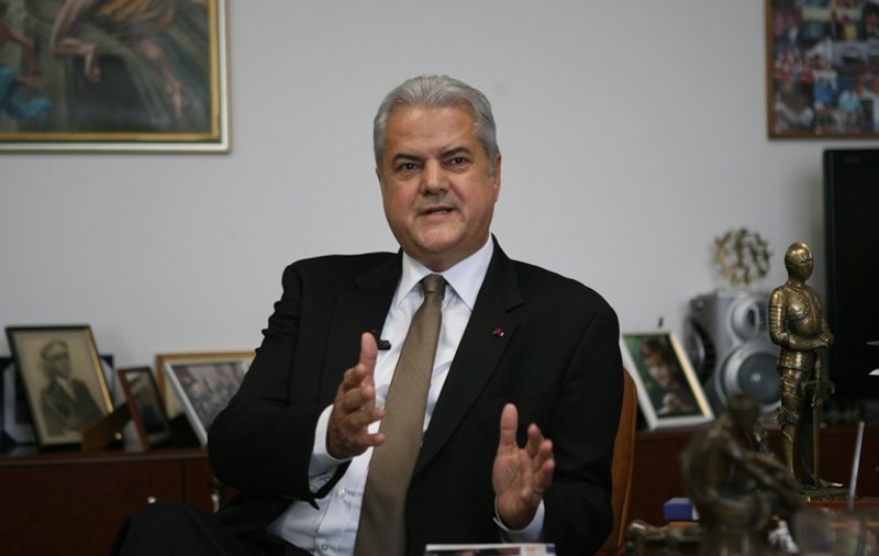Adrian Năstase vrea în Cartea Recordurilor! Vezi cu ce va intra în Guiness Book!