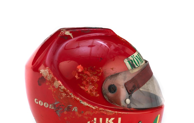 Casca arsă lui Niki Lauda în accidentul groaznic de la Nürburgring, din 1976, scoasă la licitație. Prețul estimat