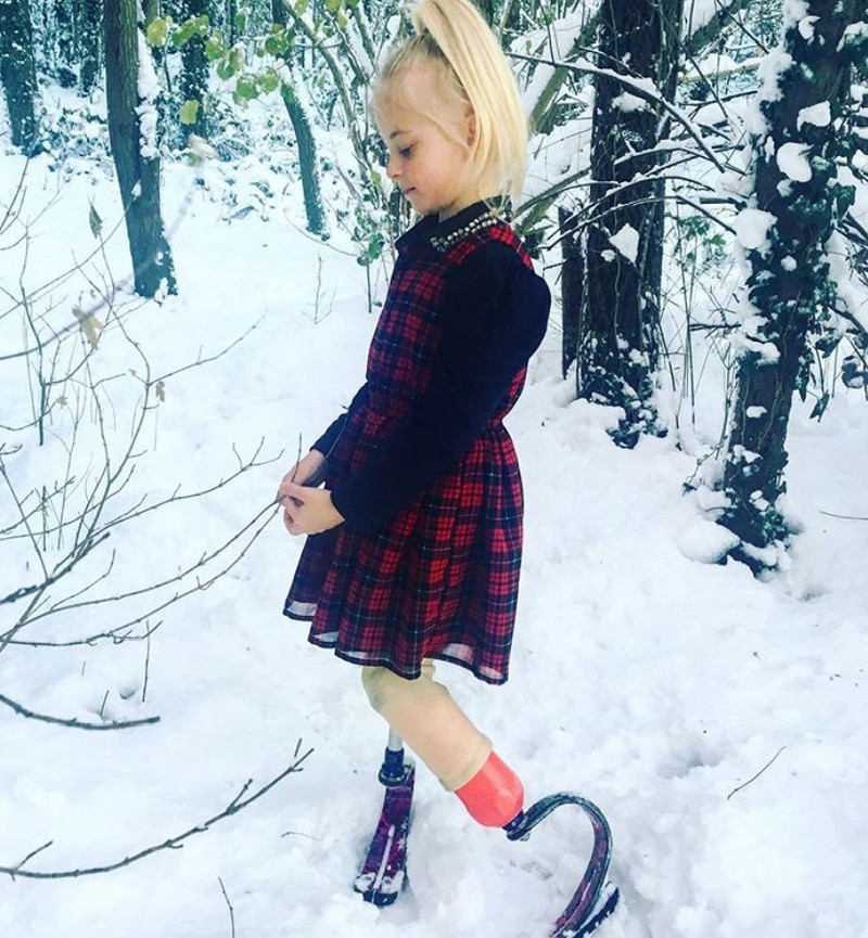 Daisy-May Demetre se bucură de copilărie ca orice copil de vârsta ei | Foto: Instagram