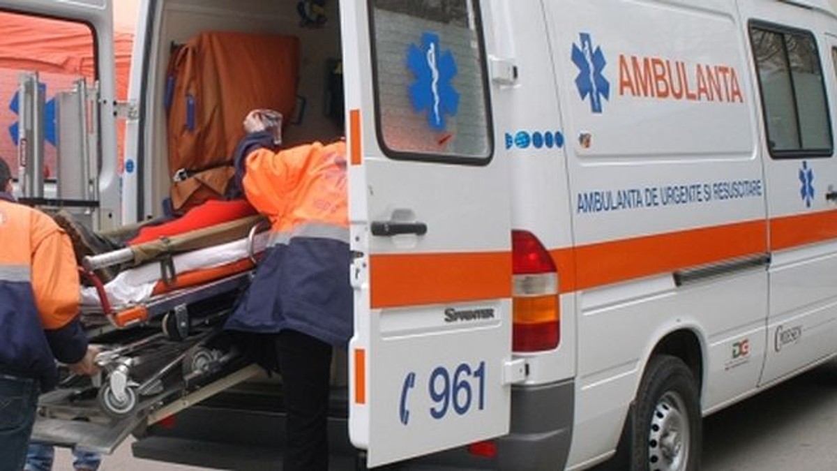 O femeie a fost călcată de un TIR, pe trecerea de pietoni