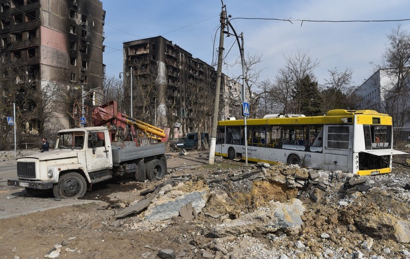 Cel mai cunoscut scriitor ucrainean a trimis publicului român un articol: „Stalingrad? Nu, Mariupol”