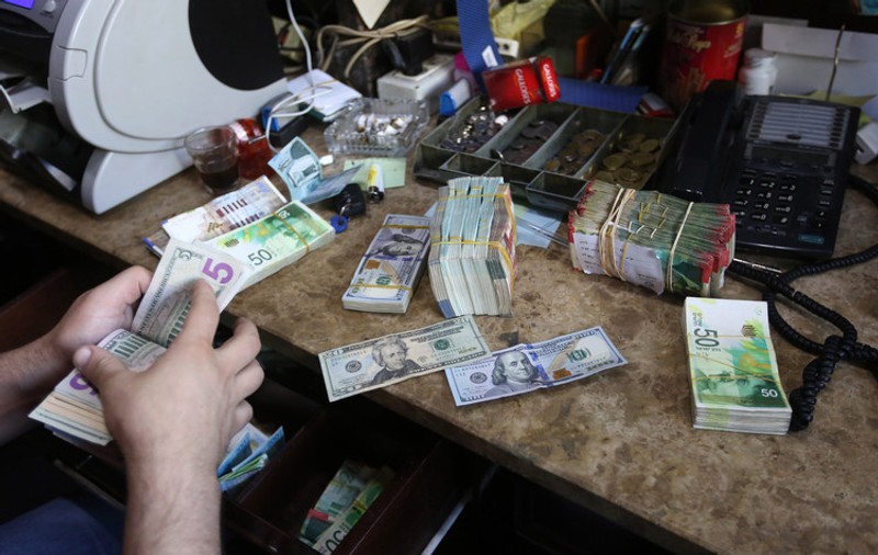 Curs valutar 9 iunie 2020| Leul s-a apreciat față de euro, dar a pierdut teren în raport cu dolarul american. Unde găsim cel mai bun curs