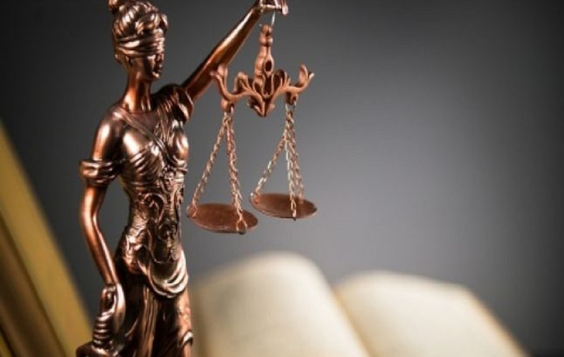 Mai mulţi judecători şi procurori greci, concediaţi „pentru lene şi incompetenţă”. „Există cazuri în care deciziile întârzie şi 19 ani”