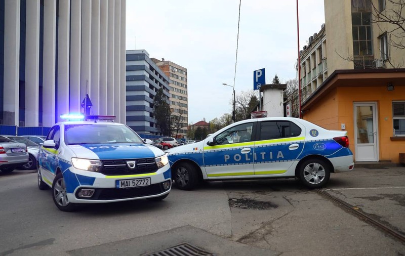 Un bărbat urmărit internațional, prins în Craiova. A încercat să fugă când a văzut polițiștii