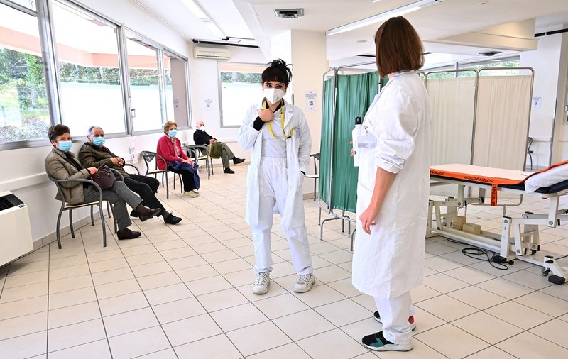 Românii, pe primul loc în topul UE al mitei date pentru asistență medicală în pandemie