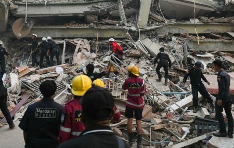 Bilanţul victimelor cutremurului din Myanmar creşte dramatic. Peste 90 de persoane, prinse sub dărâmăturile unui bloc cu 12 etaje