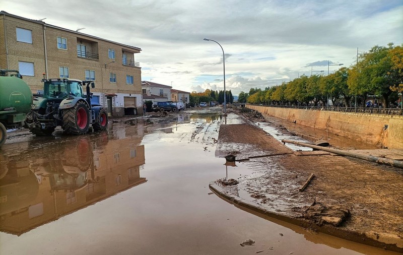 Valencia, după dezastrul cauzat de inundații. Străzi pline de nămol și mașini distruse