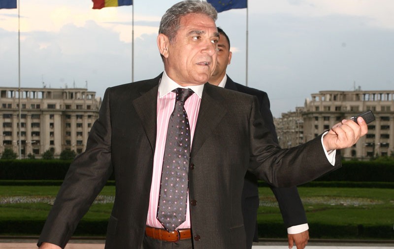 Mutu, sechestrat de Giovani!
