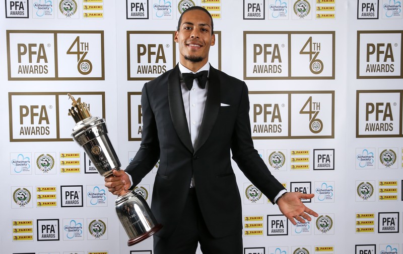 Virgil van Dijk, fotbalistul anului în Anglia, conform voturilor jucătorilor. Raheem Sterling, preferatul jurnaliștilor