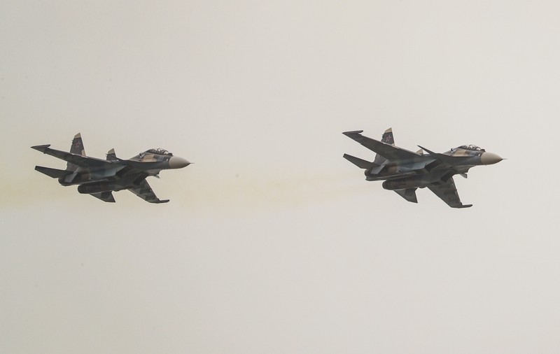 Două avioane militare s-au prăbușit în India după ce s-au lovit în aer