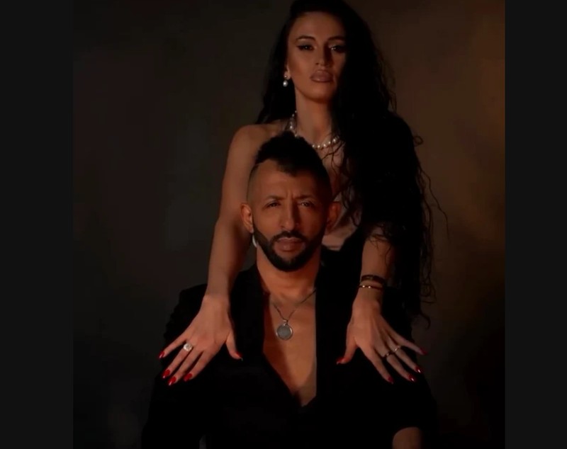 Kamara și-a cerut iubita de soție în noaptea de Revelion, după aproape doi ani de relație. Totul s-a întâmplat pe scenă, în fața a sute de oameni