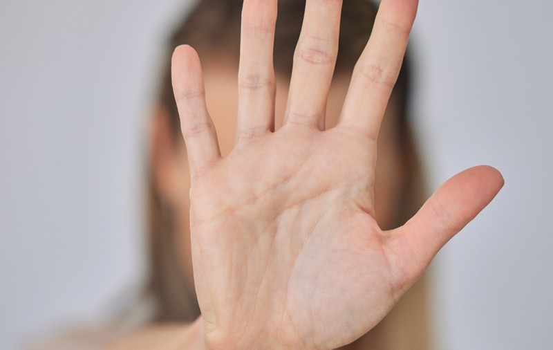 Tinere din Oradea, agresate sexual de un individ care spunea că e kinetoterapeut