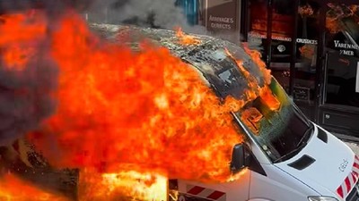 Explozie dubă Paris