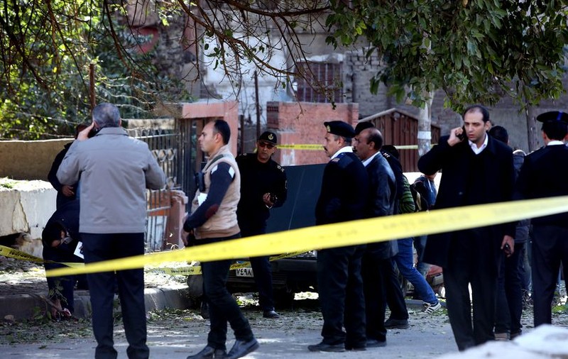 Explozie în fața unei biserici din Cairo. Un polițist a murit și doi au fost răniți
