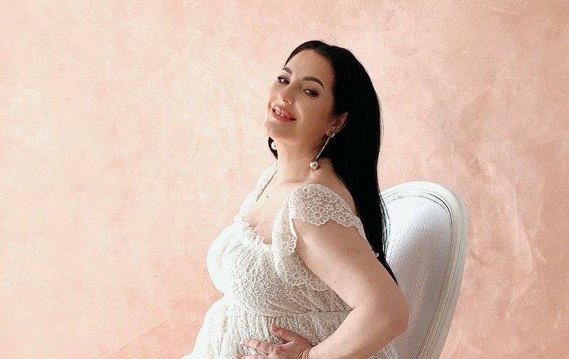 Cum și-a revenit Angela Rusu după ce-a de-a treia sarcină. Artista a devenit mamă la 47 de ani
