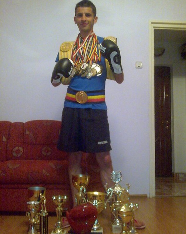 Vasile Sandu, pugilistul român carne de tun în Spania, a fost cvintuplu campion național de seniori și bronz european! ”Și-a bătut joc de talentul lui. Acum e doar actor!” FOTO&VIDEO