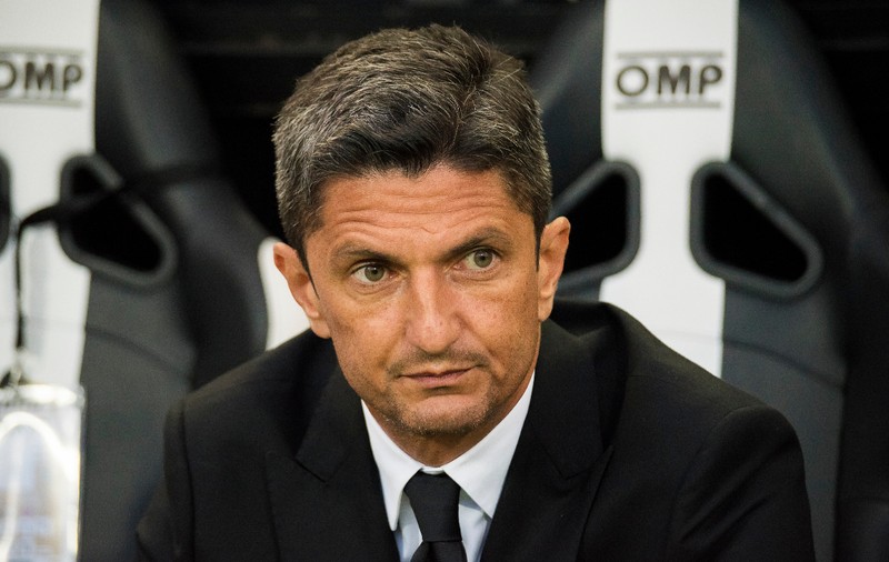 Răzvan Lucescu vine la București cu un avion privat, că să fie langa tatăl lui, Mircea Lucescu, aflat în comă în spital