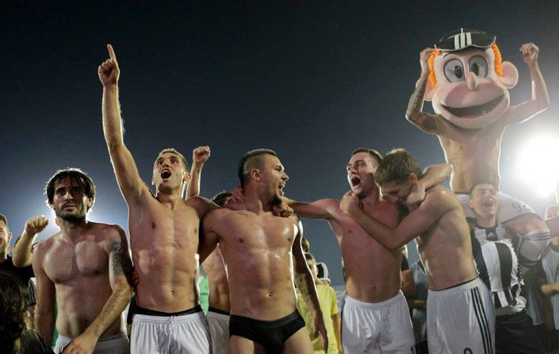 Jucătorii lui Partizan au sărbătorit calificarea în chiloți