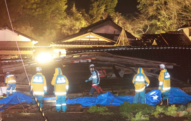 O femeie de 90 de ani a fost scoasă în viață de sub dărâmături, la mai bine de cinci zile după cutremurul care a zguduit Japonia | VIDEO