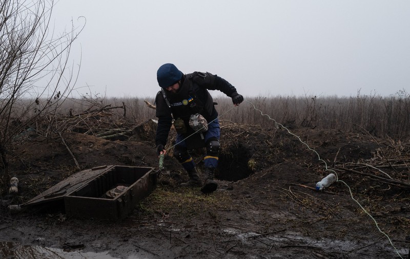 Rușii minează masiv terenurile, în așteptarea contraofensivei Kievului. Ucraina a devenit „cel mai mare câmp minat din lume”