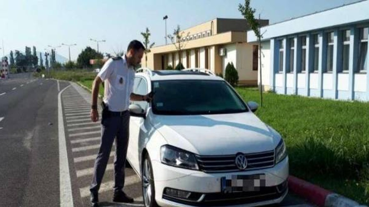 Un român venit în concediu în România, a rămas fără mașina de lux în vamă. Era furată din Austria