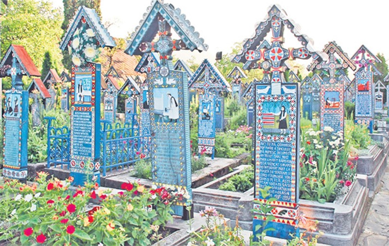 Cimitirul de la Săpânţa, cel mai frumos din lume